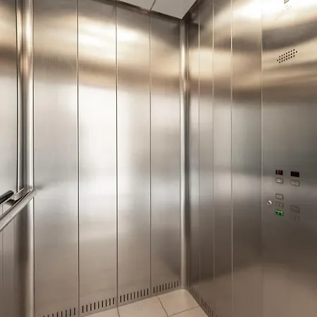 Dictumfactum 2bedroom Apartment *