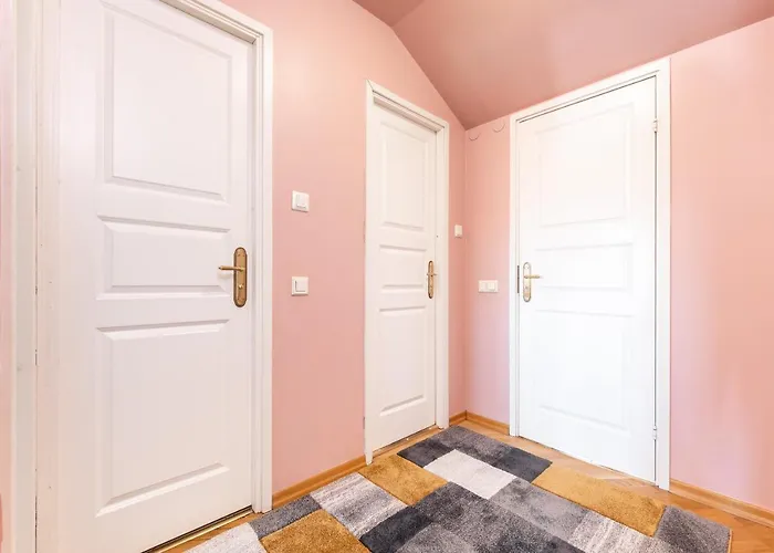 Dictumfactum 2bedroom Apartment *